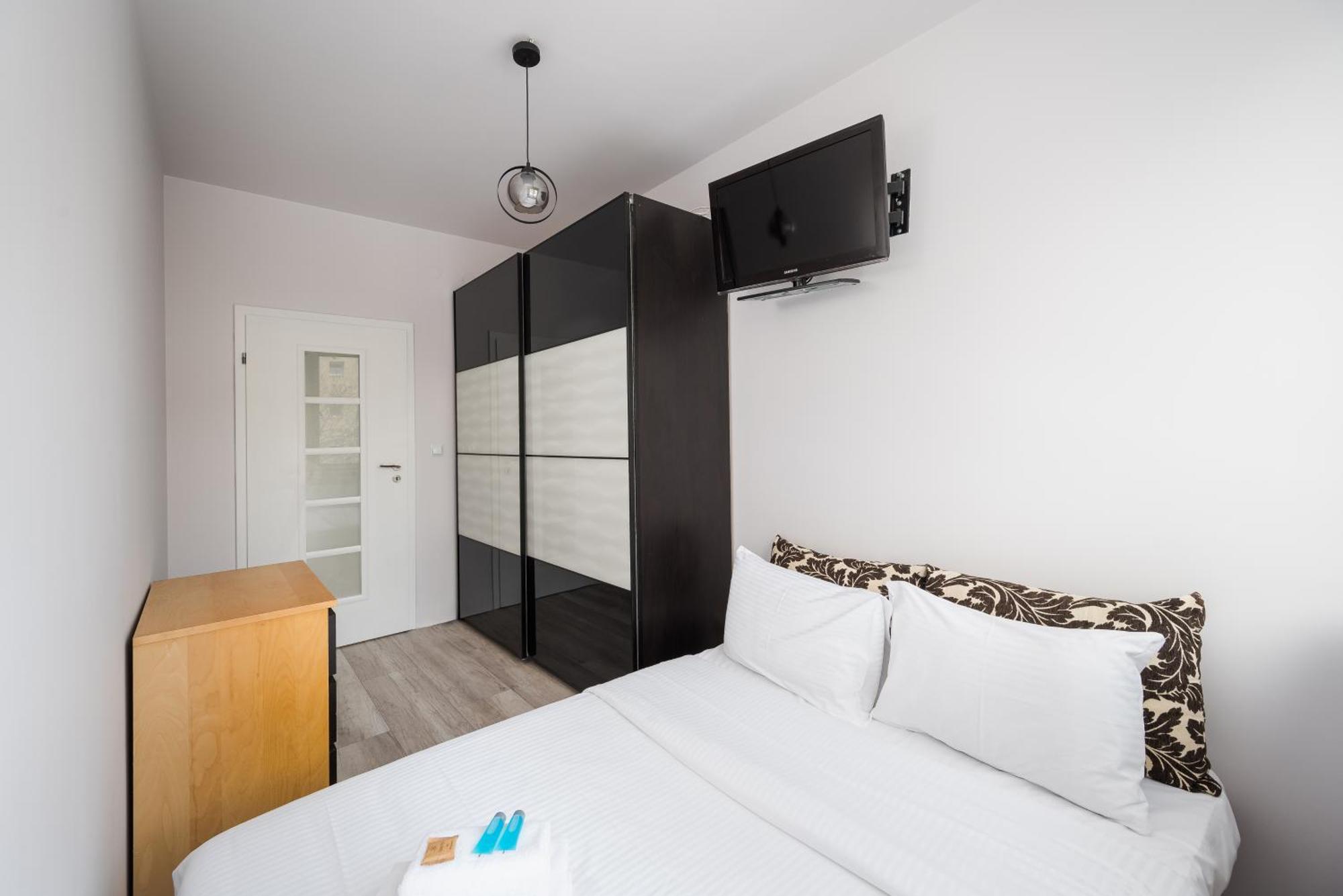 Metro Wawrzyszew 2-bedroom Apartment