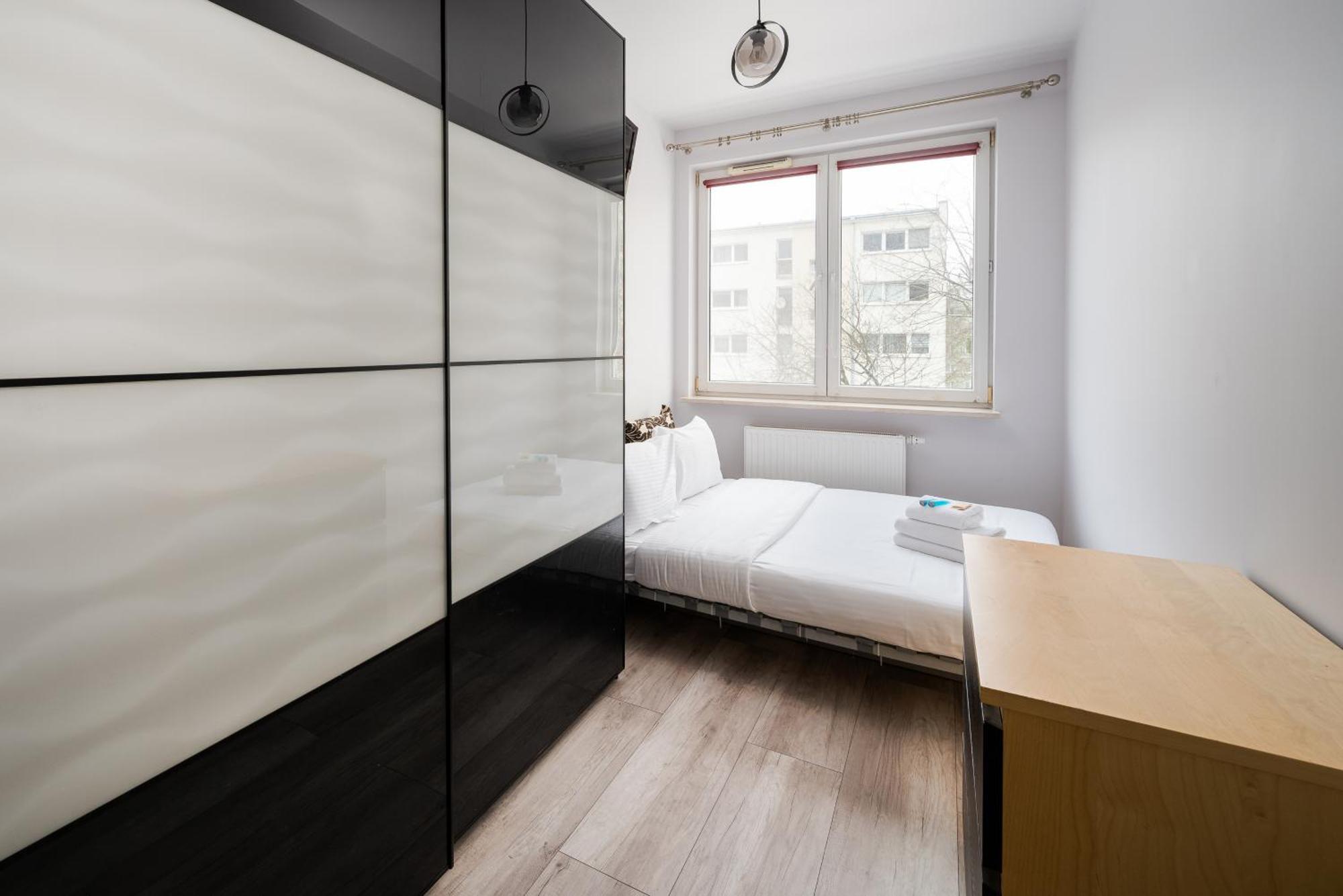 Metro Wawrzyszew 2-bedroom Apartament